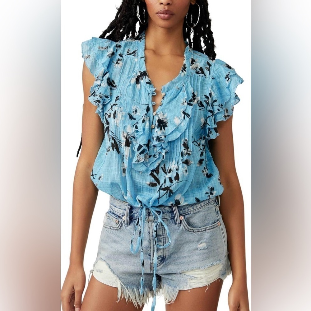Free People FP ONE Floral Gauze Top Womens Medium Blue Flutter Sleeve Boho M‎